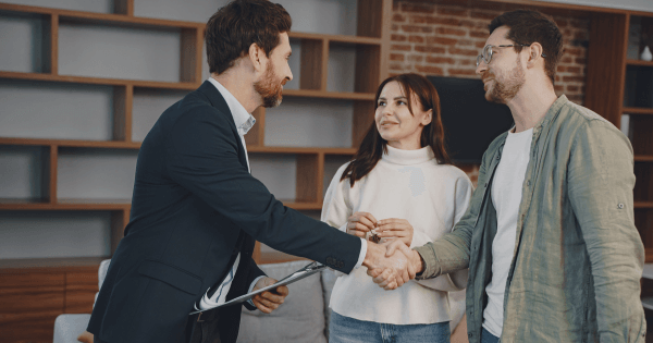 Why more Australians are turning to mortgage advisers for home loan advice. Why more Australians are turning to mortgage advisers for home loan advice.